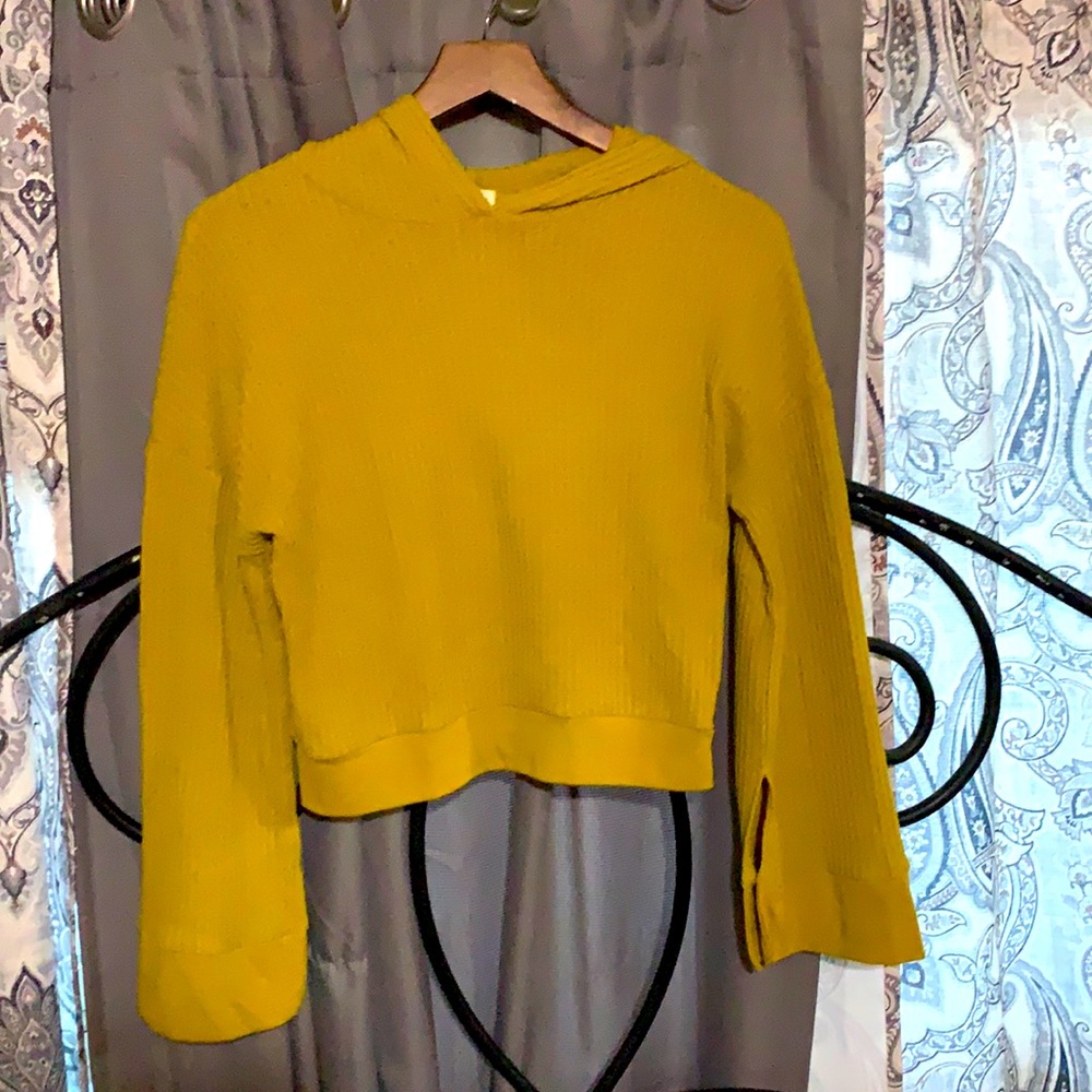 Sweater Hoodie w/split sleeve details